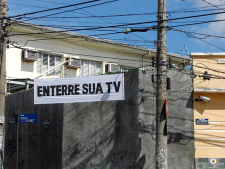 intervenção do poro no verão arte contemporânea grupo poro